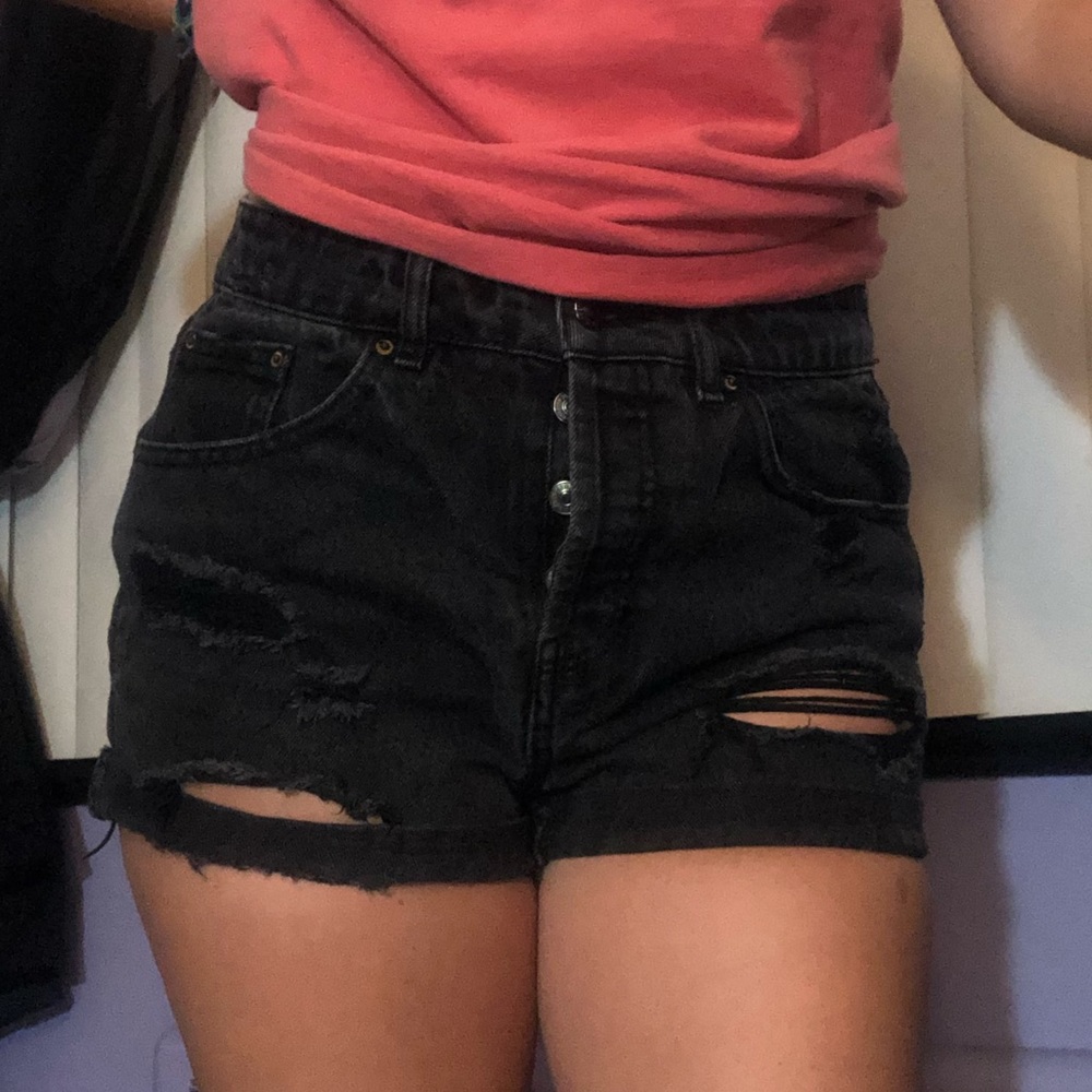 Hight wasted black denim shorts